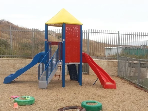 מתקן חצר בגן ילדים
