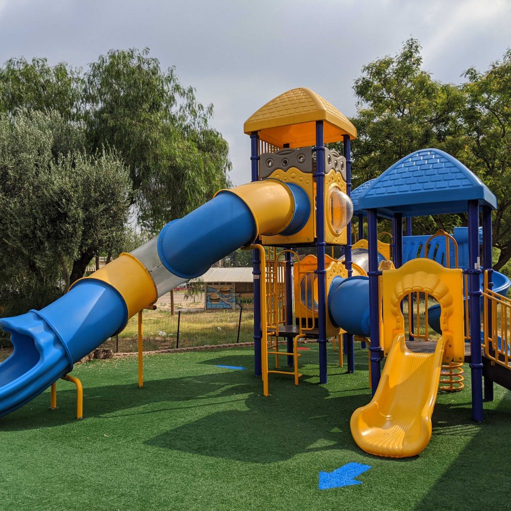 מתקני חצר לילדים אורי ורדי